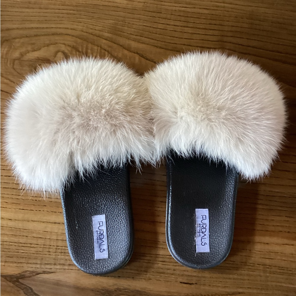 Fur Slides with Exchangeable Faux Fur